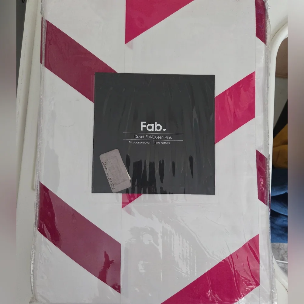 FAB Pink and White Full/Queen Cotton Herringbone Duvet Cover NWT
